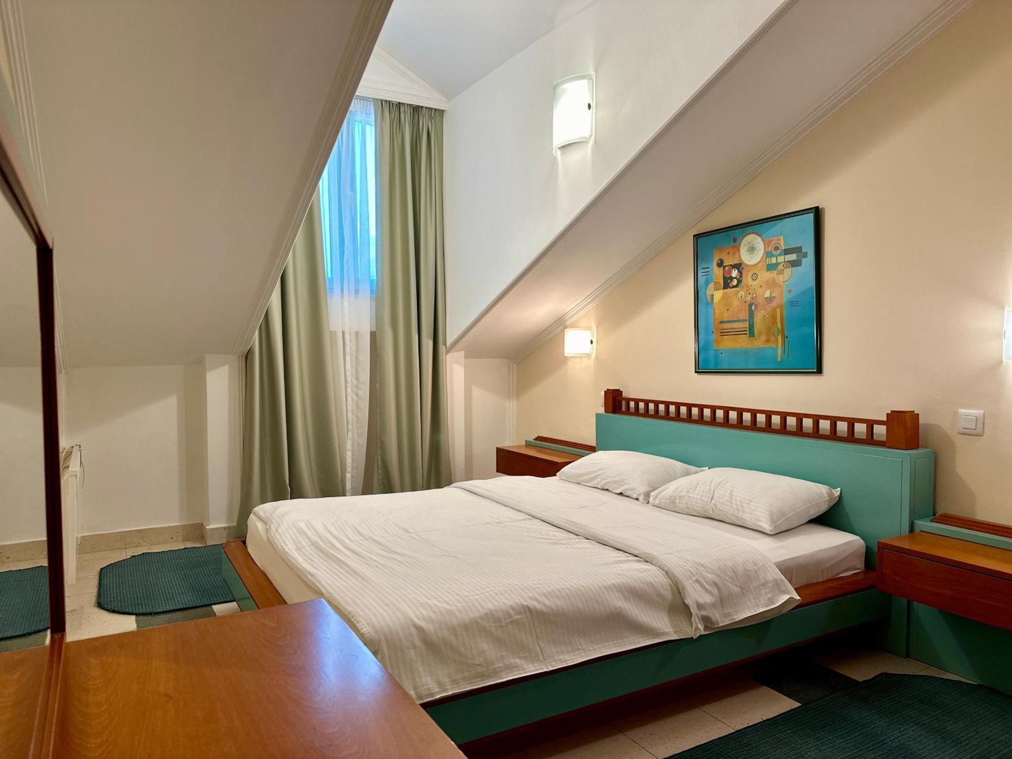 Central 25 พอดโกริกา ภายนอก รูปภาพ